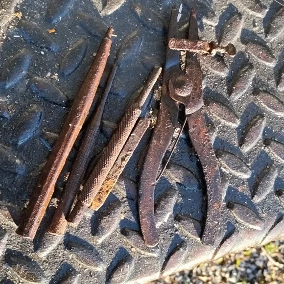 Vintage Metal Machine Shop/Woodworking Tools - Picture 2 of 3